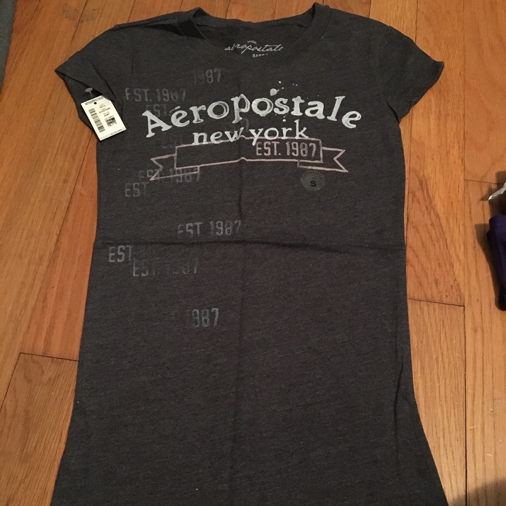 Aeropostale T-shirt size small new with tags